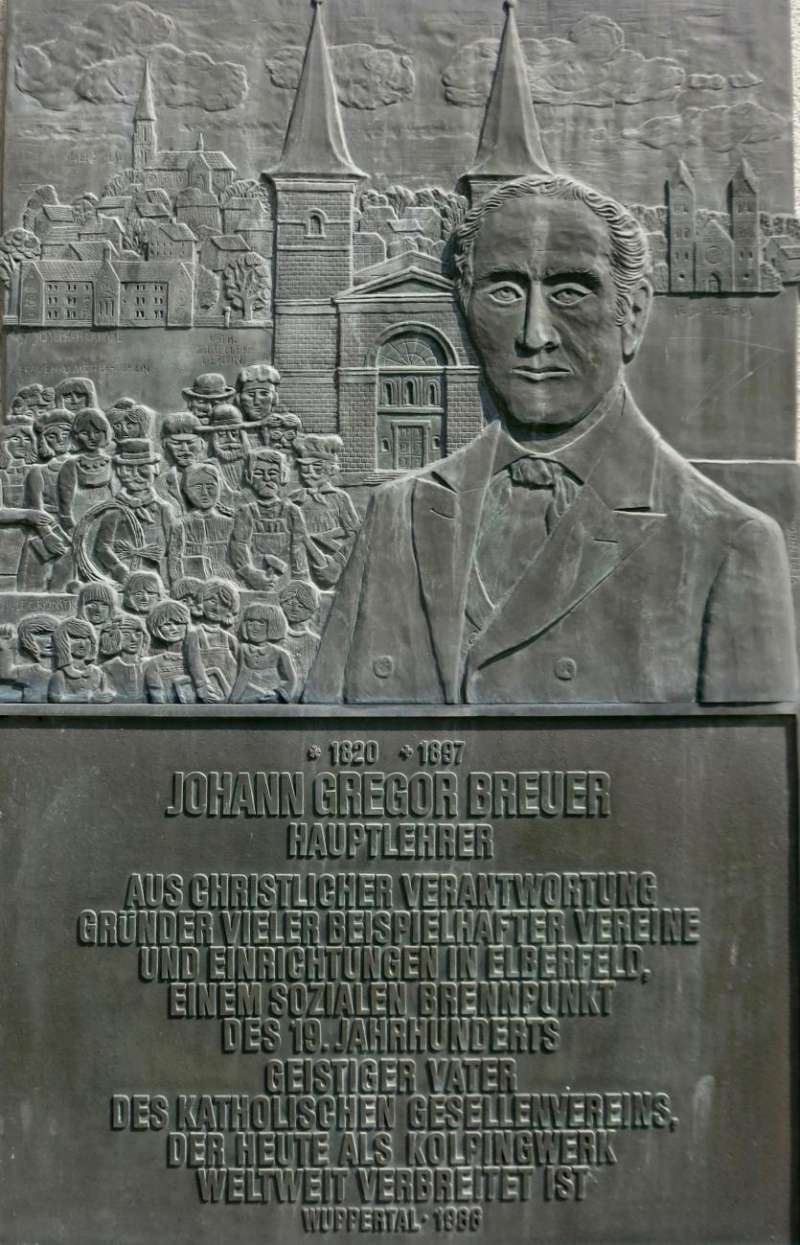 Breuer Gedenktafel.jpg